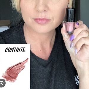 Younique MoodStuck Crush Lip Powder in shade Contrite New in package